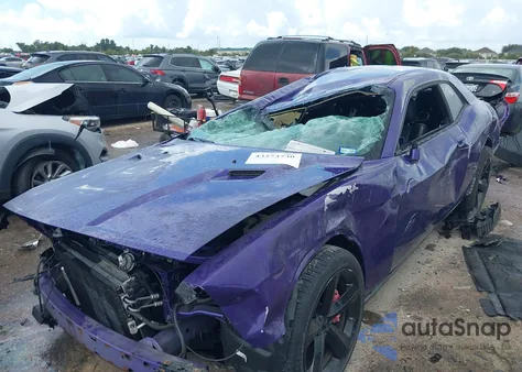 2010 Dodge Challenger Srt8 from USA, damaged, VIN 2B3CJ7DW3AH190909